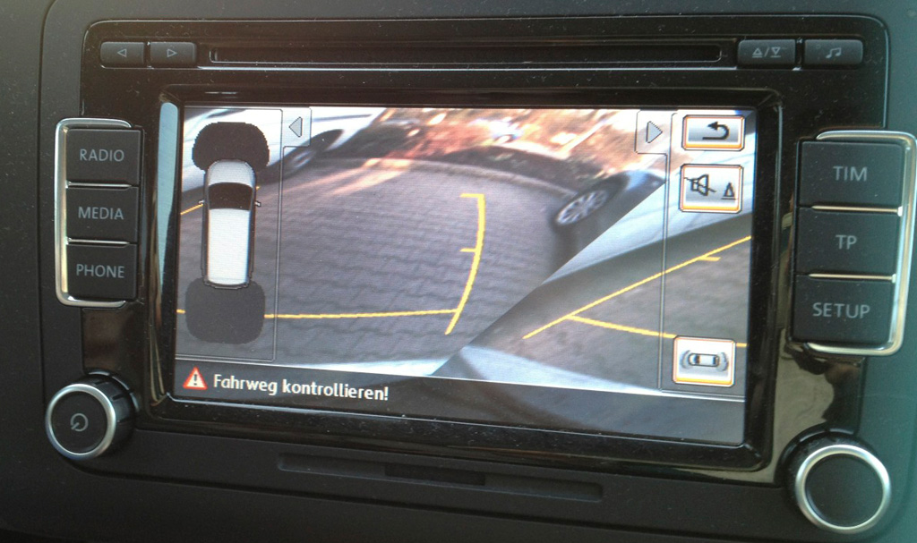 VW Touran, Rückfahrkamera mit Splitscreen